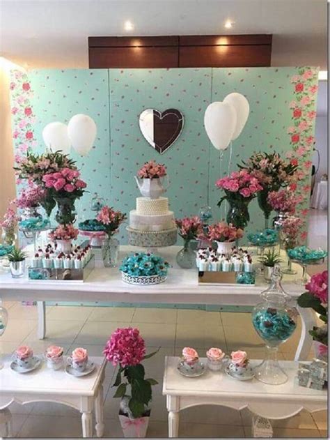 decoração com flores para aniversário Neste blog, separamos 20 ideias de centros de mesa decorados com flores